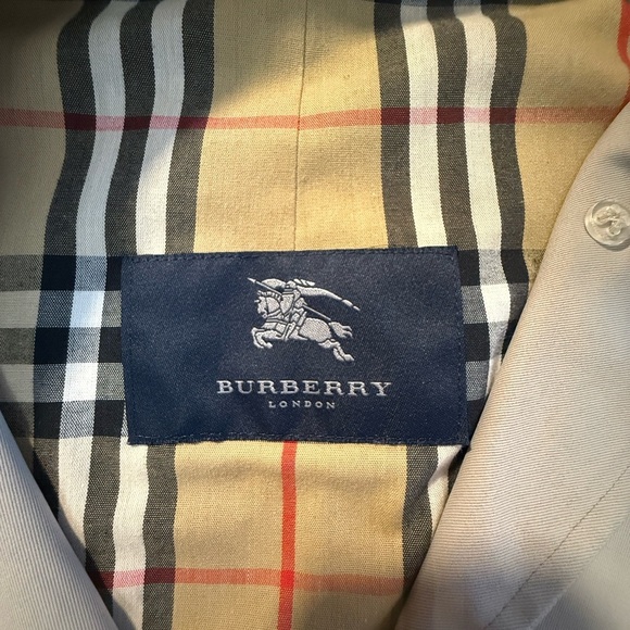 Burberry London women’s Vintage Joce trench Coat - Picture 5 of 15